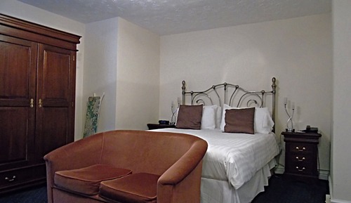 Double Room, 1 Double Bed