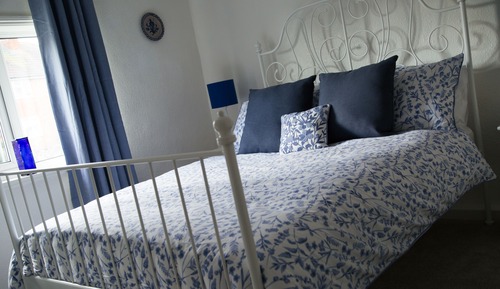 Family Suite (1 Double Room + 1 Twin Room)