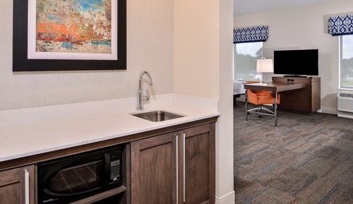 Studio, 2 Queen Beds, Accessible (Hearing)