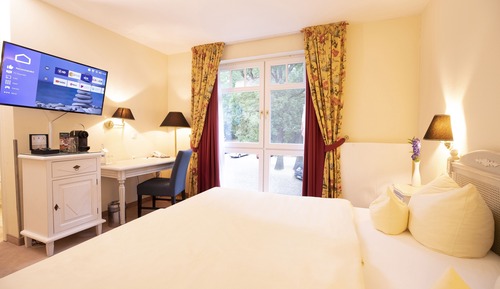 Standard Double Room, Non Smoking (Forestside)