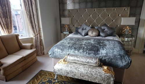 Room, 1 King Bed (Regency)