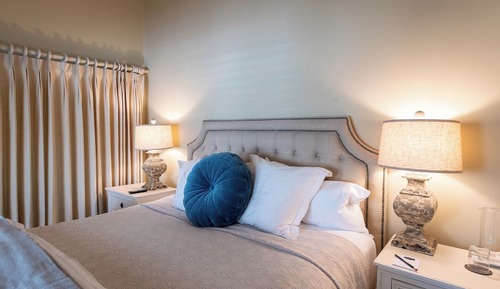Suite, 1 King Bed, Lakeside