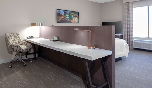 Premium Room, 1 King Bed, Accessible, Bathtub