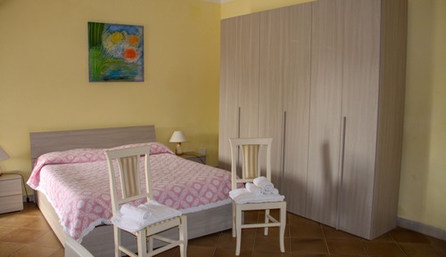 Double Room (4)