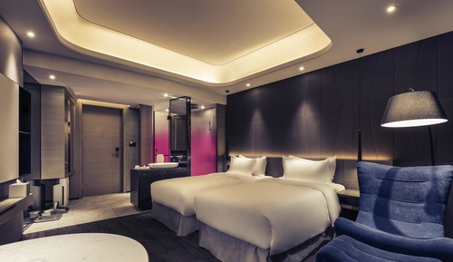 Deluxe Room, 2 Twin Beds, River View