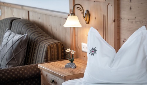 Standard Double Room (Alpenrose)