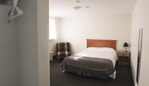 Basic Room, Queen Bed and Futon
