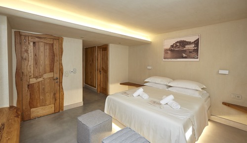 Luxury Villa, 3 Bedrooms, Partial Sea View, Poolside