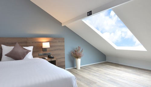 Deluxe Double Bed Room Under Roof Top