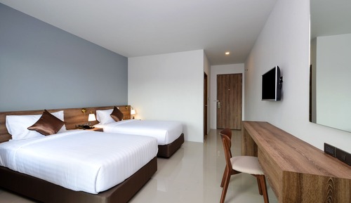 Deluxe Twin Room with Pool Access