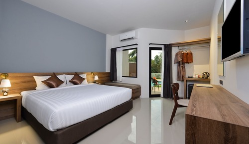 Deluxe Double Room with Pool Access