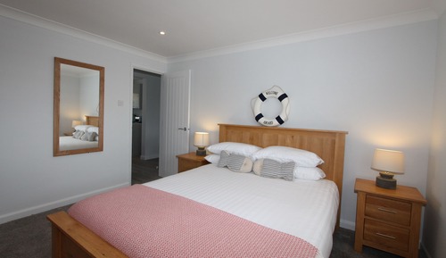 Superior Apartment, 2 Bedrooms, Sea View (No dogs)