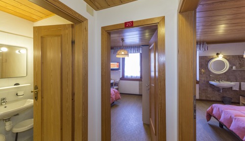 Family Room (3 people)