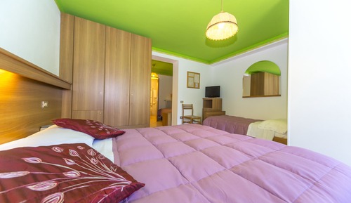 Classic Quadruple Room