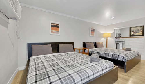 Double-King Suite with Kitchen