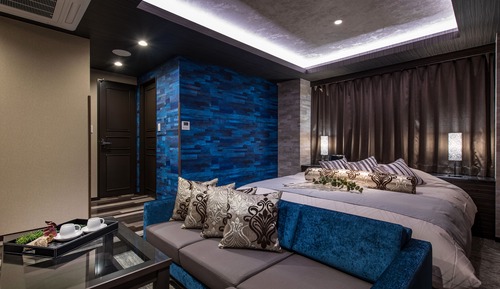 Royal Double Room, Smoking