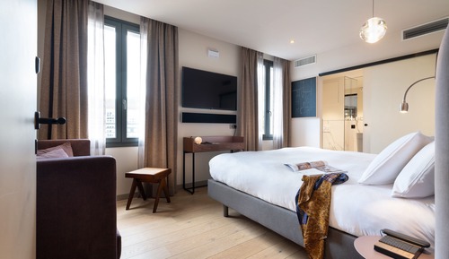 Signature Room