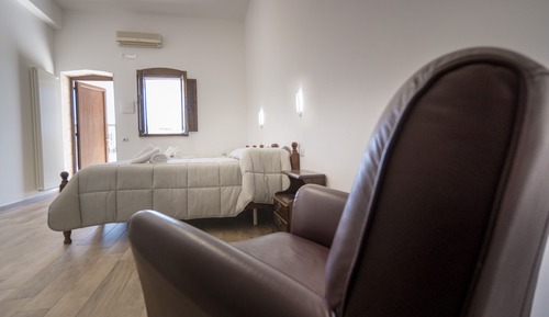 Superior Triple Room, Ensuite, Garden View