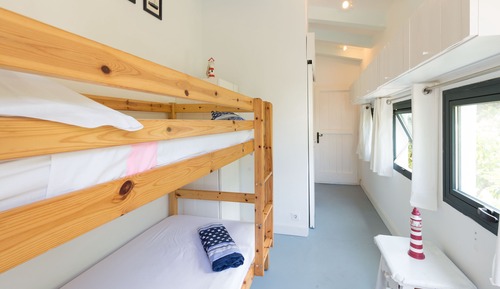 Bungalow, Bunk bed