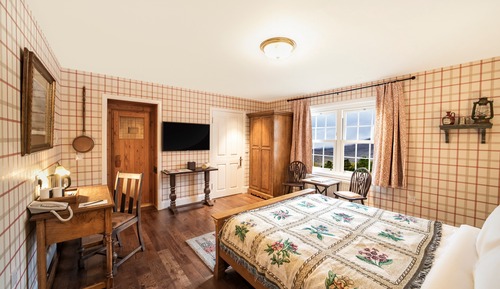 Jr. Highland Suite Pet Friendly