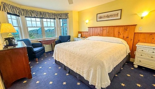Deluxe Room, 1 King Bed, Ocean View
