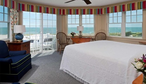 Deluxe Room, 1 King Bed, Balcony, Beach View