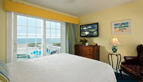Deluxe Room, 1 Queen Bed, Balcony, Beach View