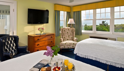 Superior Room, Queen Bed and Twin Bed, Ocean View