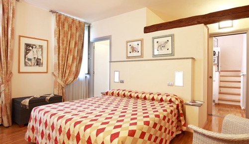 Studio (3 Adults)