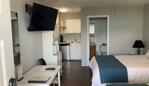 Twin Room, 2 Queen Beds, Refrigerator & Microwave (Rm 15)