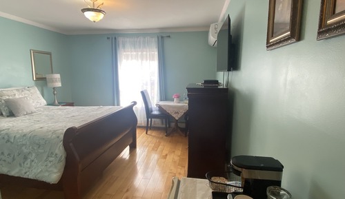 Traditional Room, 1 Queen Bed, Partial Sea View