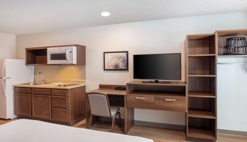 Standard Room, 1 Queen Bed