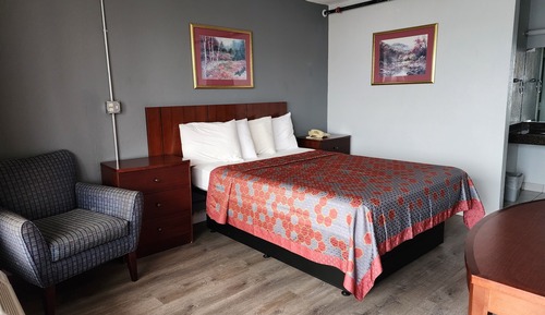 Standard Room, 1 Queen Bed, Non Smoking