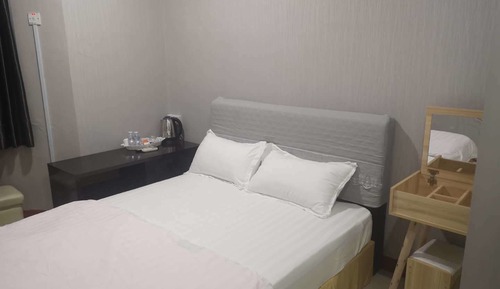 Classic Double Room, 1 Queen Bed, Private Bathroom