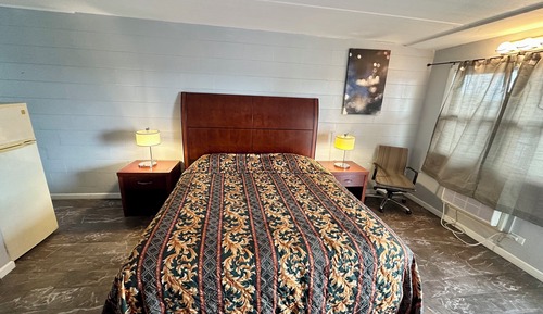 Room, 1 King Bed, Non Smoking, Kitchenette