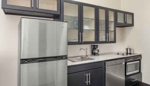 Studio Suite, 1 King Bed, Accessible (Communications, Roll-In Shower)