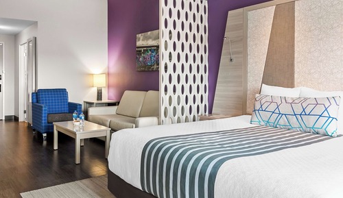 Premier Floor Studio, 1 King Bed, Non Smoking, Refrigerator & Microwave (with Sofabed)
