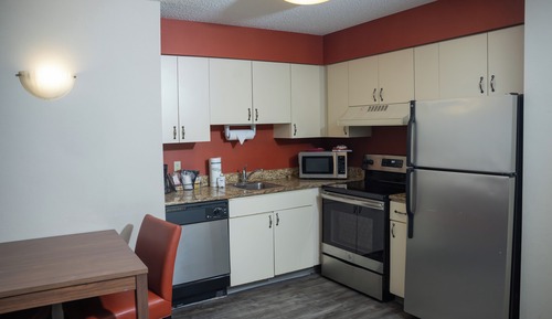 Deluxe Suite, 1 Queen Bed, Non Smoking (One-Bedroom)