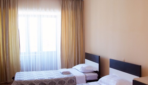 Economy Twin Room, Shared Bathroom