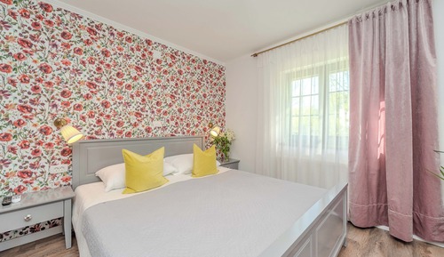 Deluxe Room ROSES