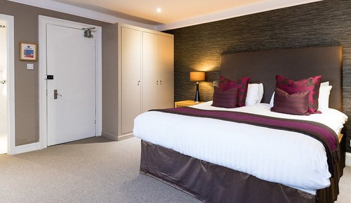 Double Room (4)