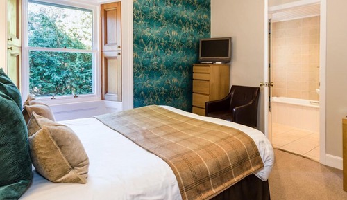 Double Room (5)