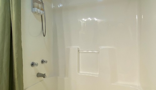 Suite Magnolia (Shared Bathroom)