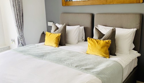 Superior Double or Twin Room (203)