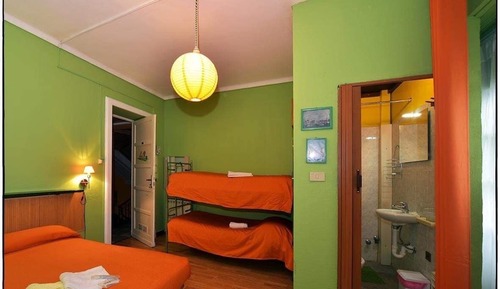 Quadruple Room (6)