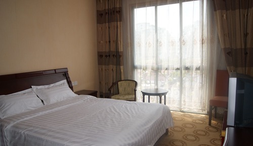 Deluxe Suite, Lake View