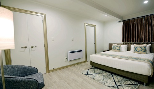 Superior King Suite
