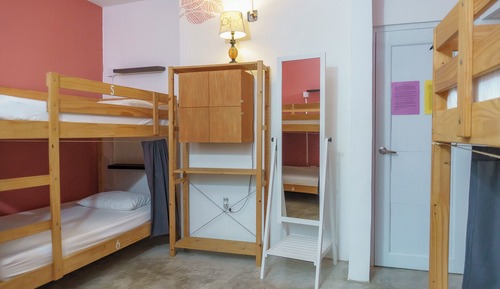 Shared Dormitory 3 Bunk Bed Female Dorm