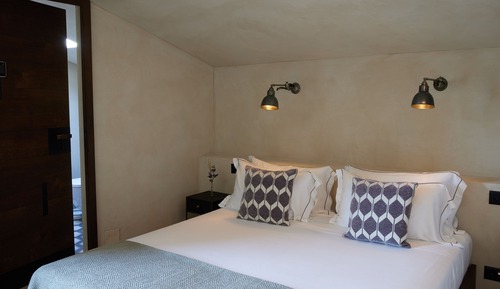Signature Loft, 1 King Bed with Sofa bed, Partial Lake View