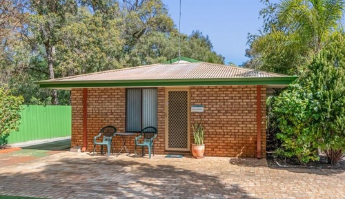 One Bedroom Chalet with Private Bathroom